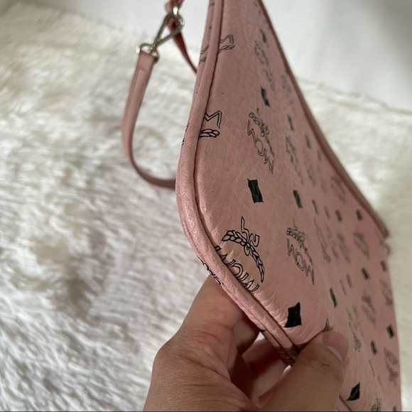 SOLD Authentic MCM Liz Removable Pouch - Picture 5 of 15